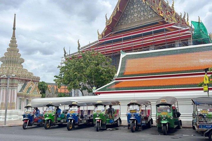 バンコクカフェ巡り 2つの象徴的な寺院とリバーサイドの雰囲気