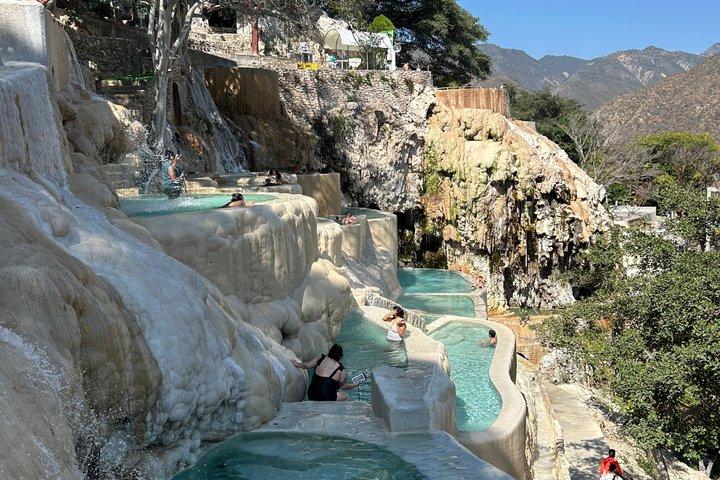 メキシコシティ発、トラントンゴ洞窟日帰りツアー