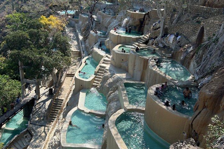 メキシコシティ発、トラントンゴ洞窟日帰りツアー