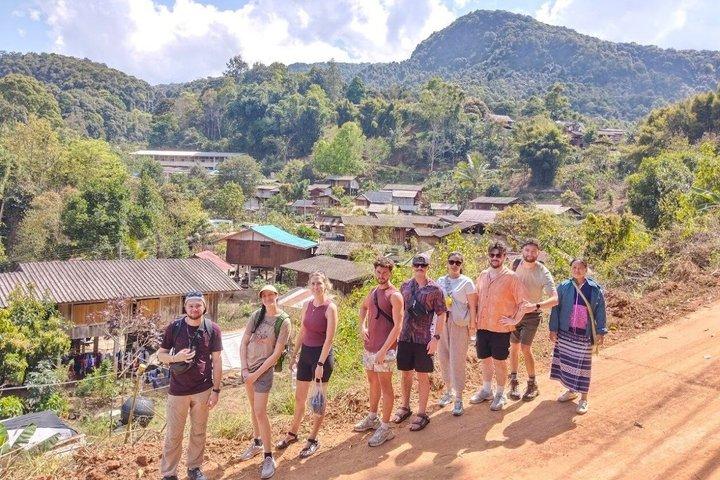 Chiang Mai Ethical Elephant Sanctuary e Pha Dok Siew Trail
