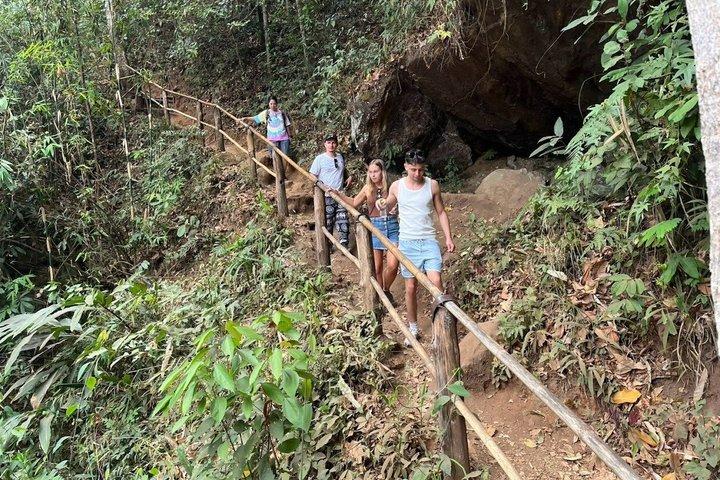Chiang Mai Ethical Elephant Sanctuary e Pha Dok Siew Trail