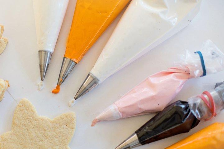 Fun Cookie Decorating Class at a Cocktail Bar in Brooklyn
