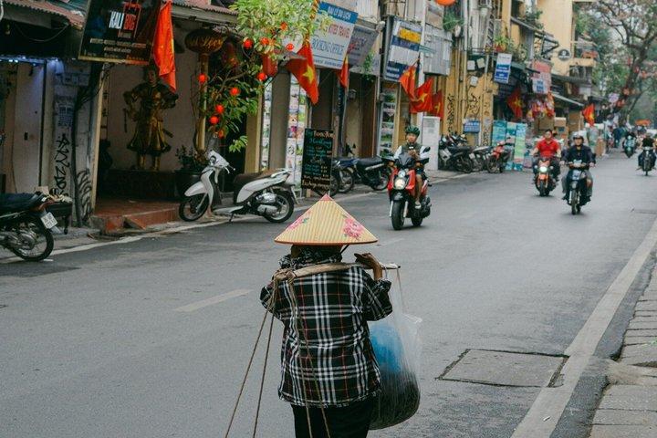 ハノイ旧市街プライベートサイクリングツアー（ストリートフード＆ドリンク付き）
