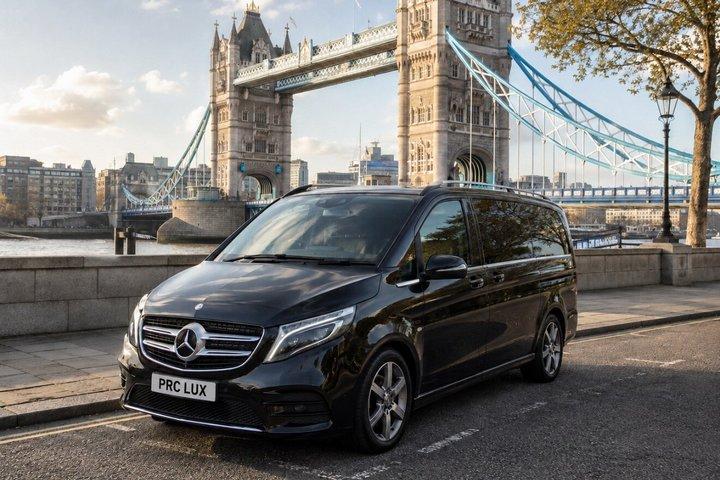 Private sightseeing chauffeured tour af London