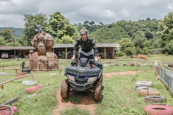滝とビューポイントを巡るチェンライATVジャングルアドベンチャー