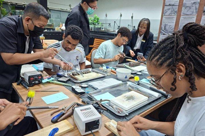チェンマイでシルバージュエリー作り教室