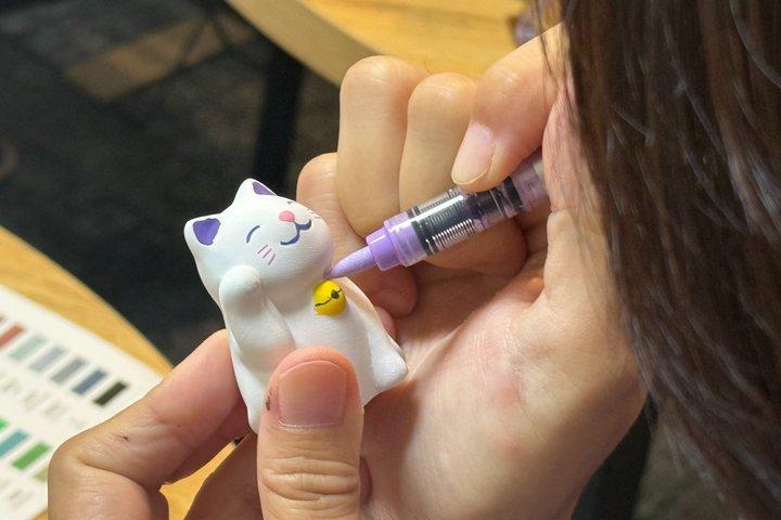 Tokyo Maneki-neko Lucky Cat Painting Workshop in Asakusa