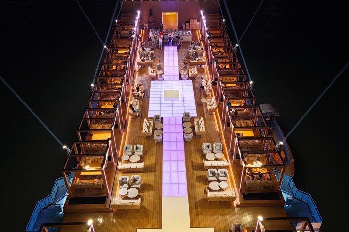Atlantis Pattaya Flydende Middagsbåd med Buffet & Shows