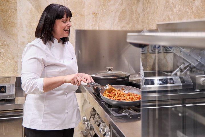 ローマからのモンテプルチアーノ料理教室とワインテイスティング