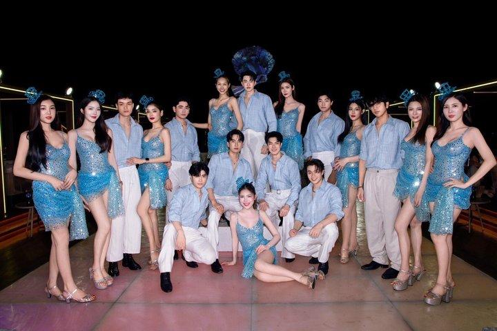 Atlantis Pattaya Flydende Middagsbåd med Buffet & Shows