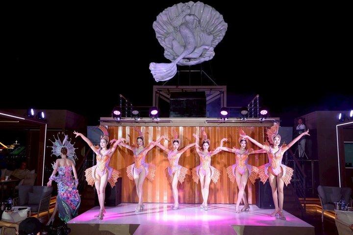 Dîner de nuit dans la baie de Pattaya avec buffet et spectacle de cabaret