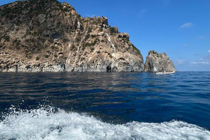 ローマからパルマローラ島とポンツァ諸島への日帰り旅行