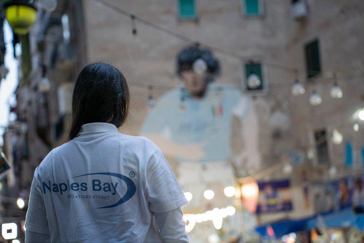 スペイン語・クォーターとナポリ地下鉄のストリートアートツアー