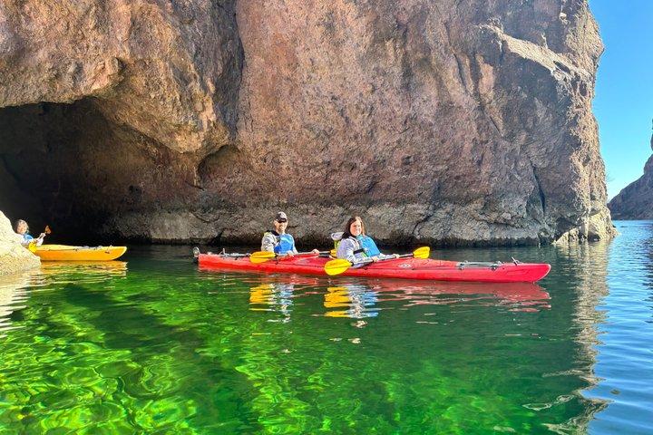 Emerald Cave Kayak oplevelse med valgfri Las Vegas Shuttle