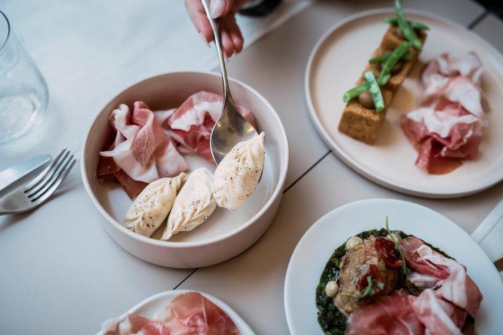 パルマハムの街歩きツアー：食通の夢