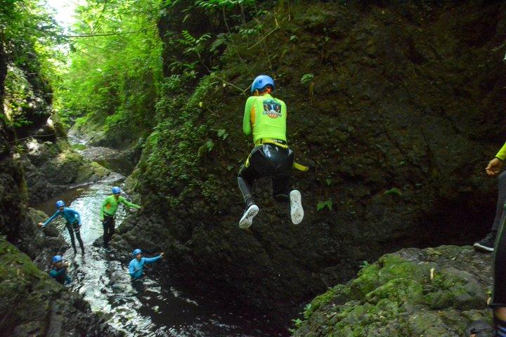 Bali Canyoning Trip – Esplora cascate e gole nascoste