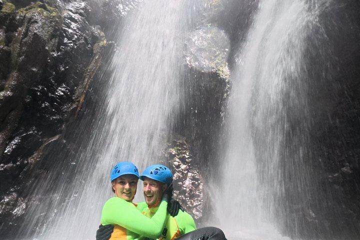 Bali Canyoning Trip – Esplora cascate e gole nascoste