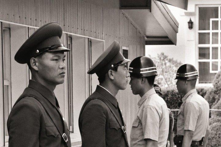 DMZ韓国語国境、空港乗り継ぎ セダンで見学