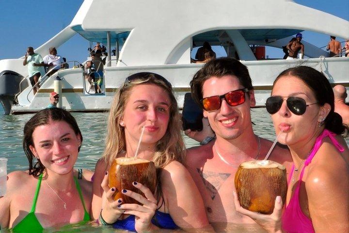 Catamarán Yate Party Boat Puerto Plata Snorkeling y Barra Libre