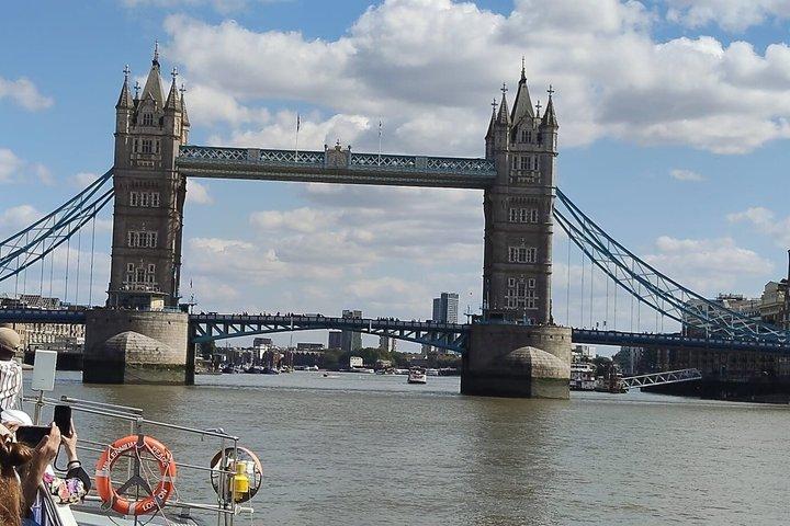 ロンドン市内観光乗り降り自由バス＋テムズ川クルーズ