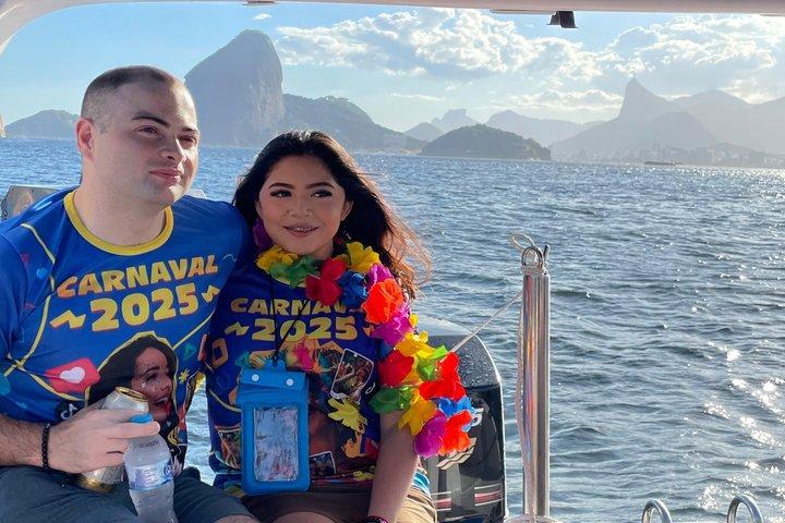 Bootsfahrt in Rio de Janeiro mit Bier und Snacks.