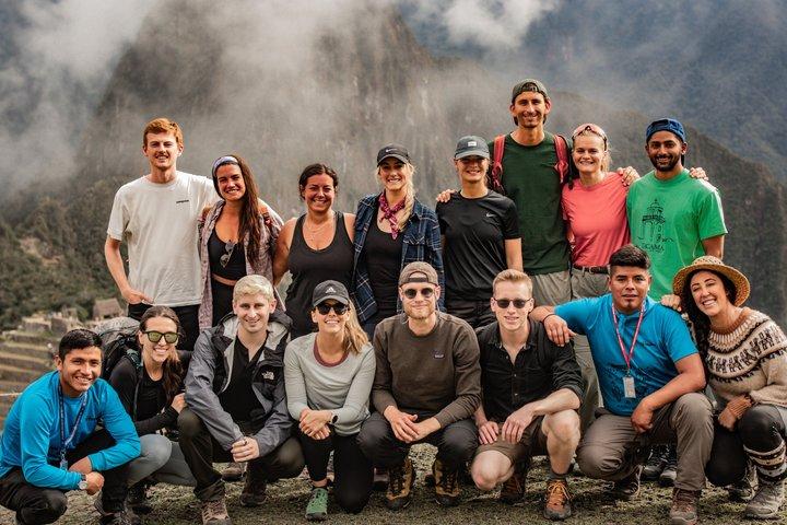 2 - Dia Inca Trail para Machu Picchu com VistadomeTrain