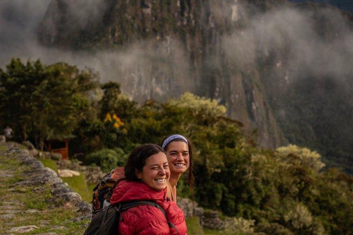 2 - Dia Inca Trail para Machu Picchu com VistadomeTrain
