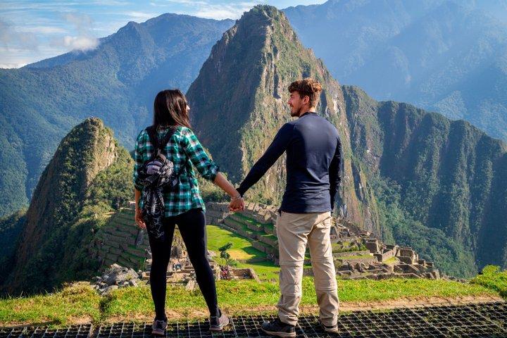 2 - Dia Inca Trail para Machu Picchu com VistadomeTrain