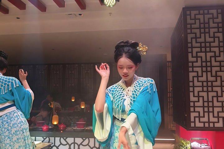 Shanghai Lang Palace Feast Six Era Dinner Show Experience