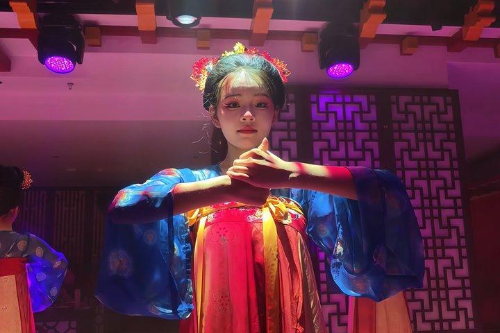 Shanghai Lang Palace Feast Six Era Dinner Show Experience