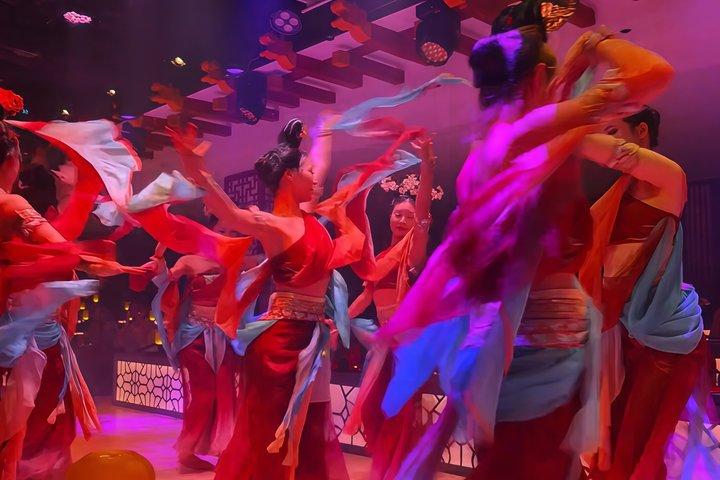 Shanghai Lang Palace Feast Six Era Dinner Show Experience