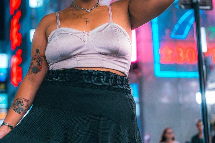 新宿と渋谷でのシネマティックなナイトフォトシュート