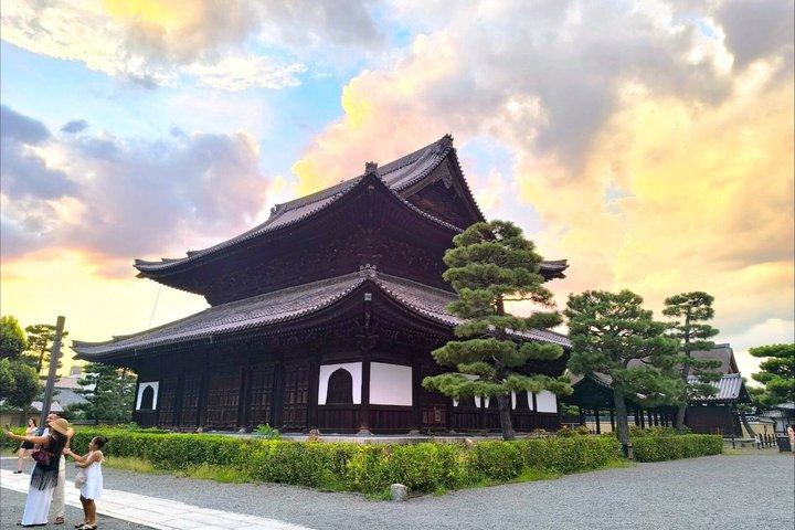 京都ダークヒストリーツアー：侍、芸者、幽霊と秘密の祇園