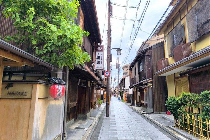 京都ダークヒストリーツアー：侍、芸者、幽霊と秘密の祇園