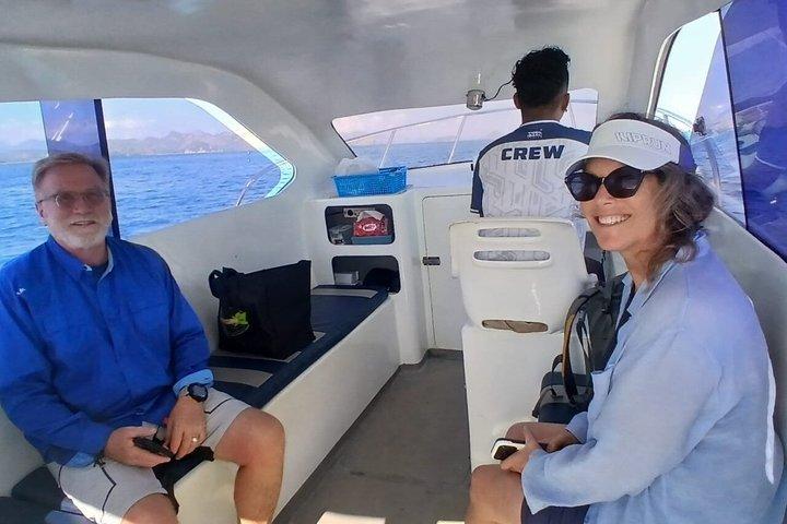 プライベートスピードボートで行くコモド1日旅行