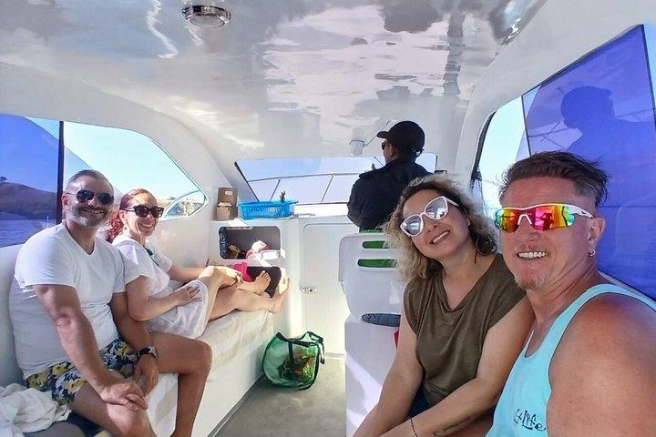 プライベートスピードボートで行くコモド1日旅行