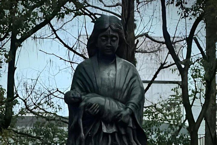 プライベートウォーキングで長崎平和記念館を散策する