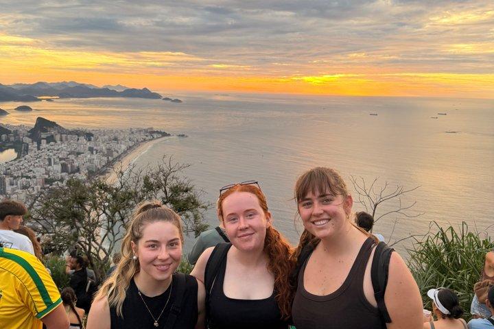 Sunrise hike at Morro dois irmaos by Rioexplore