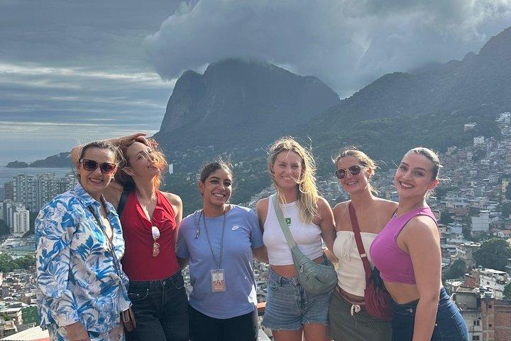 ファベーラ・ロチーニャツアー、リオ・エクスプロアによる没入型体験
