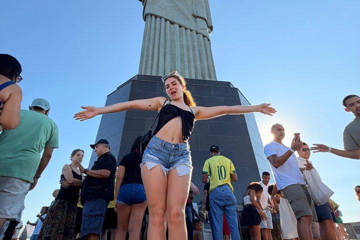 Visit Christ the Redeemer & Selaron Steps with Local Guide