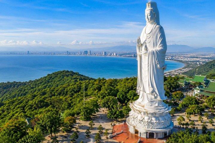 Da Nang: Marble Mountains, Monkey Mountains, Lady Buddha, Am Phu