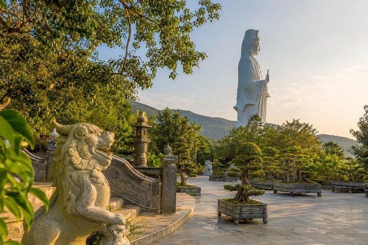 Da Nang: Marble Mountains, Monkey Mountains, Lady Buddha, Am Phu