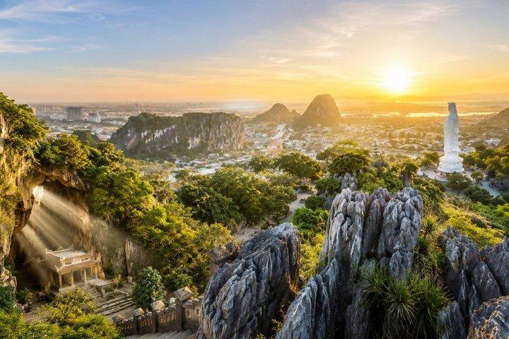Da Nang: Marble Mountains, Monkey Mountains, Lady Buddha, Am Phu