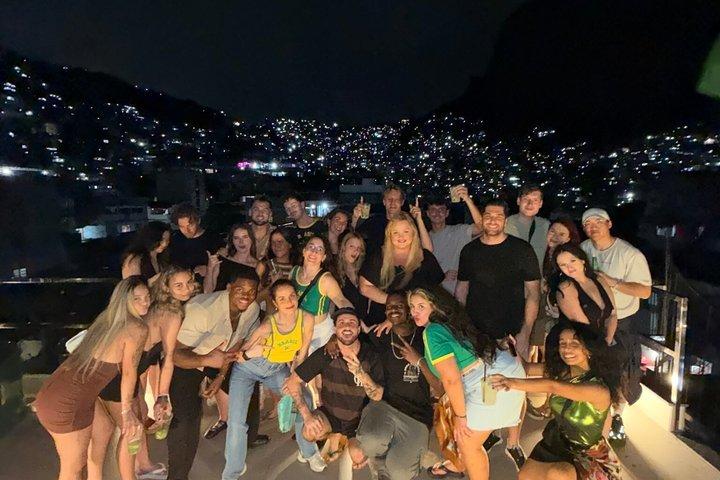 Pubcrawl & Real Favela Party in Rocinha with Locals