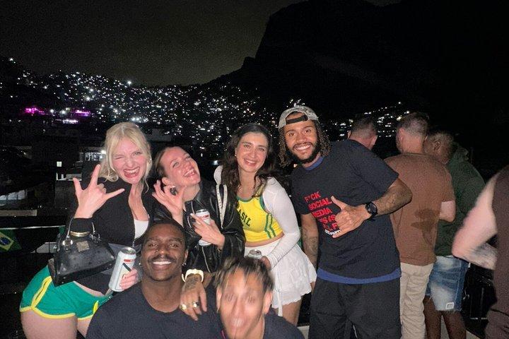 Pubcrawl & Real Favela Party in Rocinha with Locals