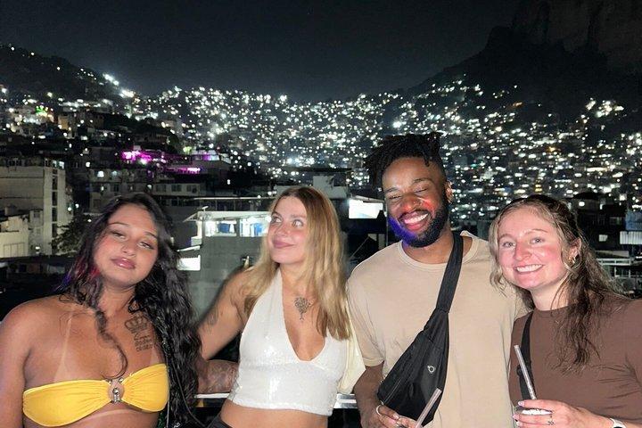 Pubcrawl & Real Favela Party in Rocinha with Locals