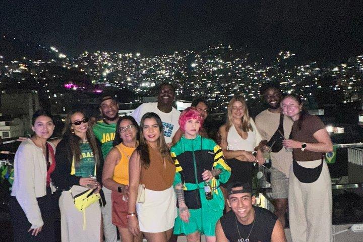 Pubcrawl & Real Favela Party in Rocinha with Locals