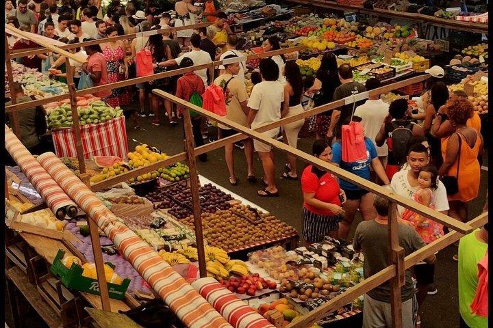 リオエクスプロアとの完全な日曜日-食べる、飲む＆買い物