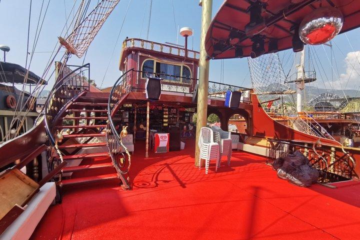 アランヤ海賊船ツアー（ランチとソフトドリンク付）