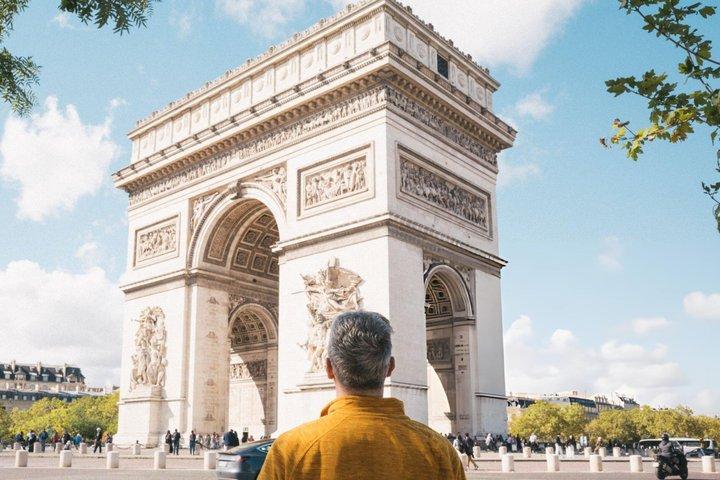 ベスト・オブ・パリガイド付き半日市内観光